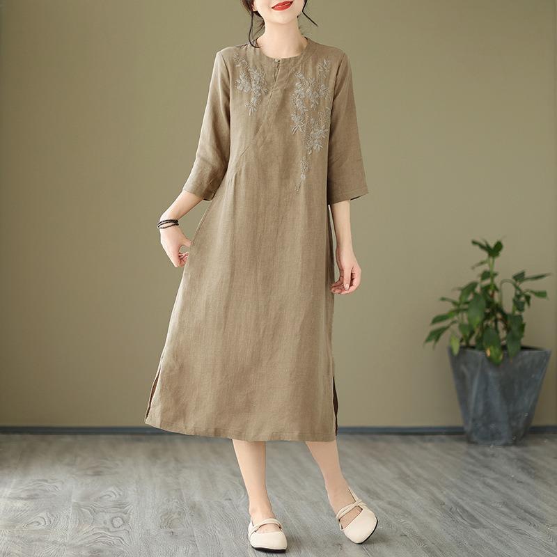 Real shot summer new cotton and linen literary and retro heavy industry embroidery large size round neck short sleeve dress women 2XL хакі
Real shot summer new cotton and linen literary and retro heavy industry embroidery large size round neck short sleeve dress women 2XL хакі