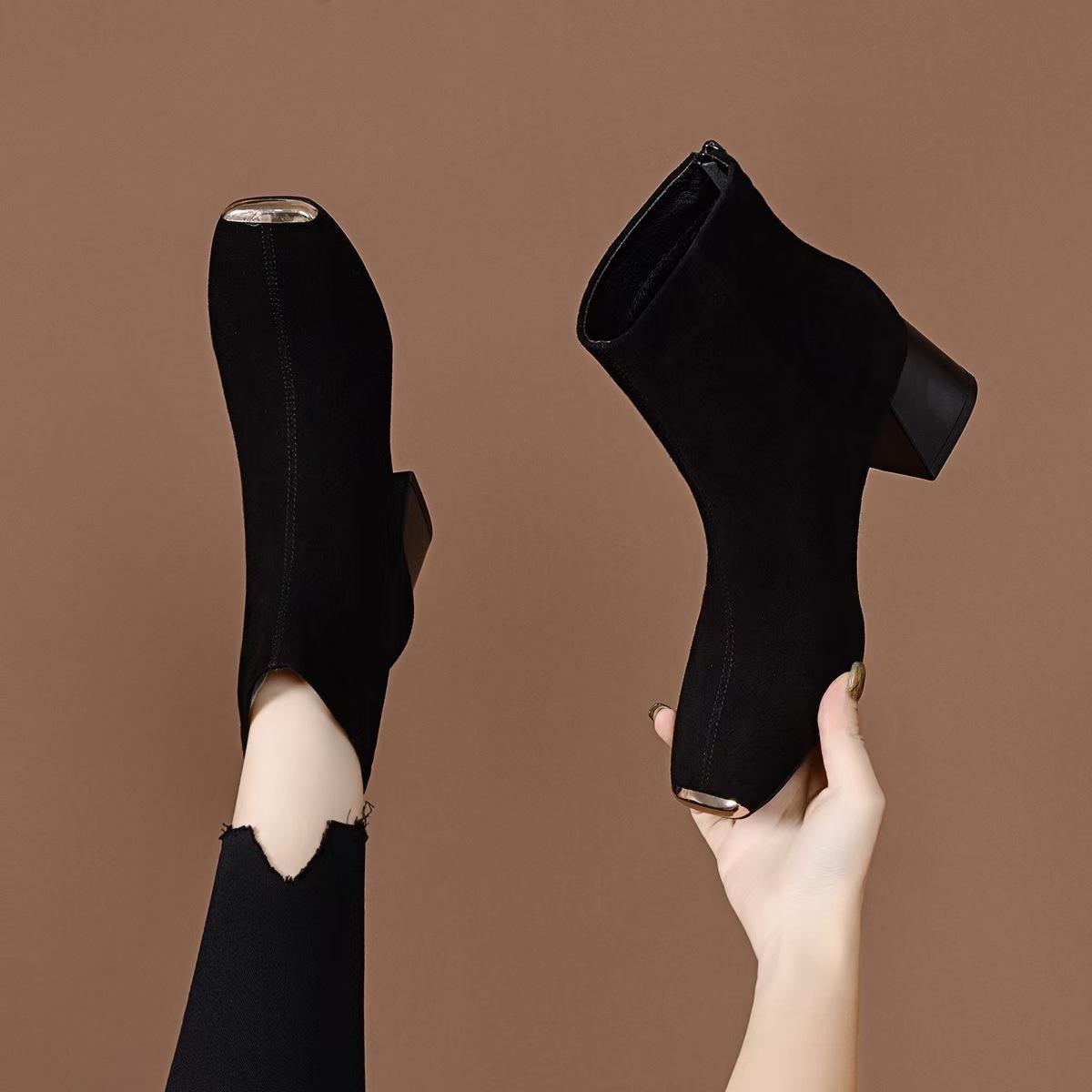 Модные ботильоны с квадратным носком, женские осенне-зимние, нишевые, с индивидуальностью, с железной накладкой на носке, эластичные, простые, с темпераментом, маленькие ботильоны до щиколотки 41
Модные ботильоны с квадратным носком, женские осенне-зимние, нишевые, с индивидуальностью, с железной накладкой на носке, эластичные, простые, с темпераментом, маленькие ботильоны до щиколотки 41