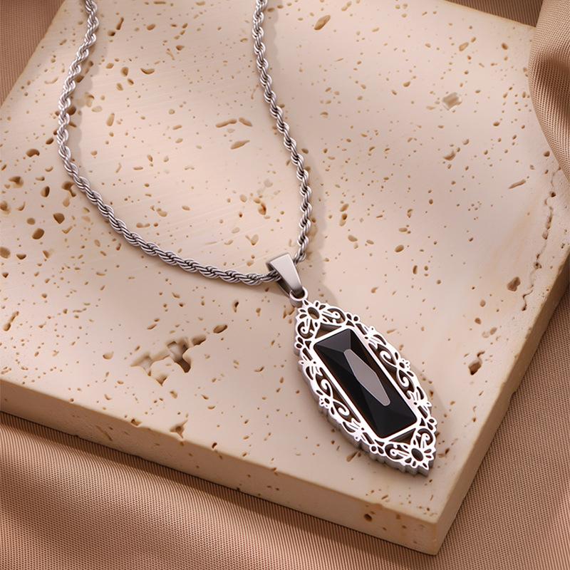 Titanium Steel Geometric Teardrop Rhinestone Pendant Necklace for Women - European & American Light Luxury Jewelry
Titanium Steel Geometric Teardrop Rhinestone Pendant Necklace for Women - European & American Light Luxury Jewelry