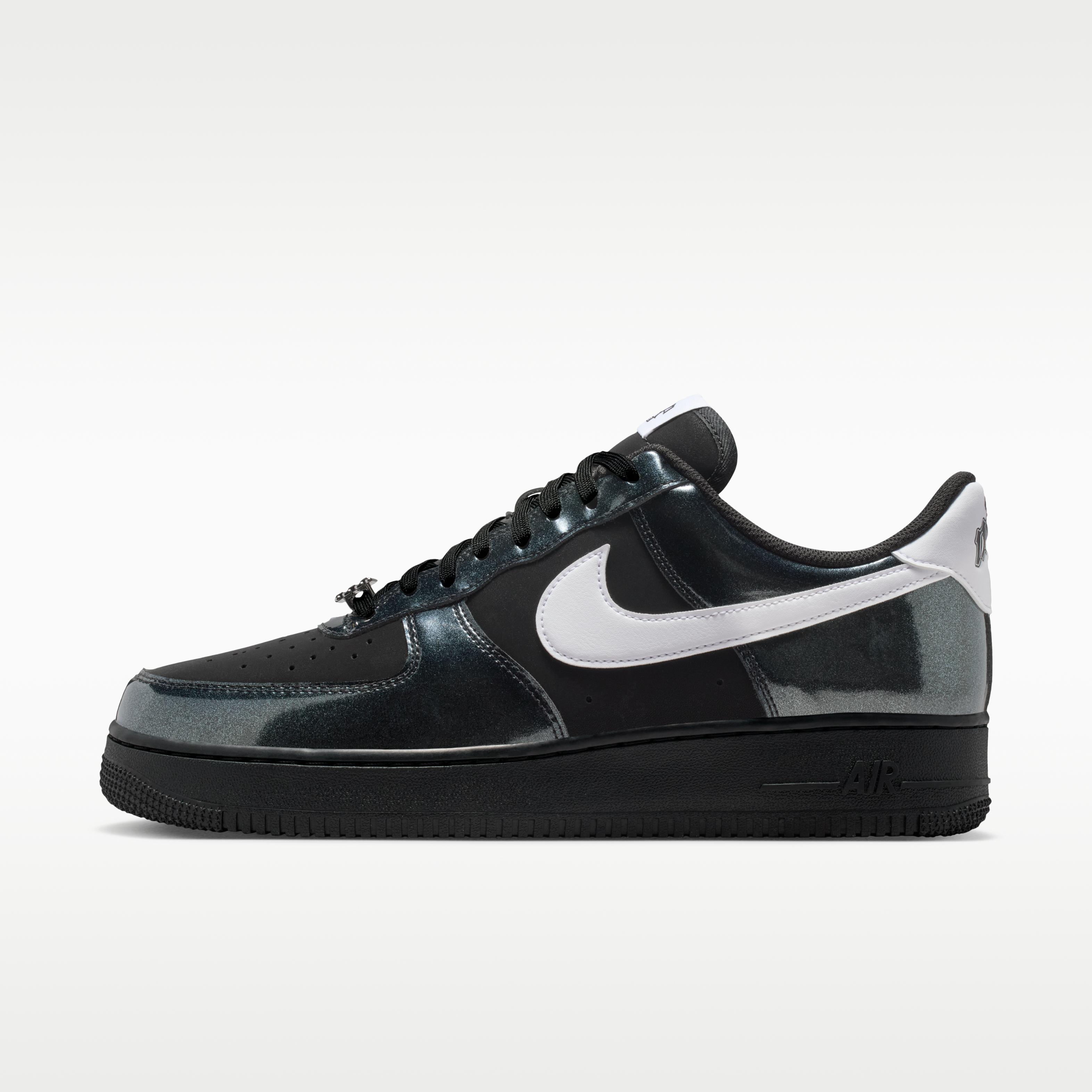Nike Air Force 1 Low 07 LV8 Glam Rock Black White 40.5
Nike Air Force 1 Low 07 LV8 Glam Rock Black White 40.5