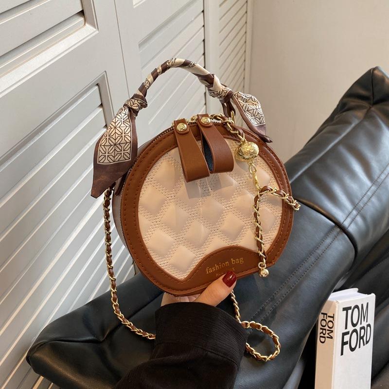 Rhombus embroidery thread new women s bag fashion and popular temperament versatile small round bag temperament bag
Rhombus embroidery thread new women s bag fashion and popular temperament versatile small round bag temperament bag