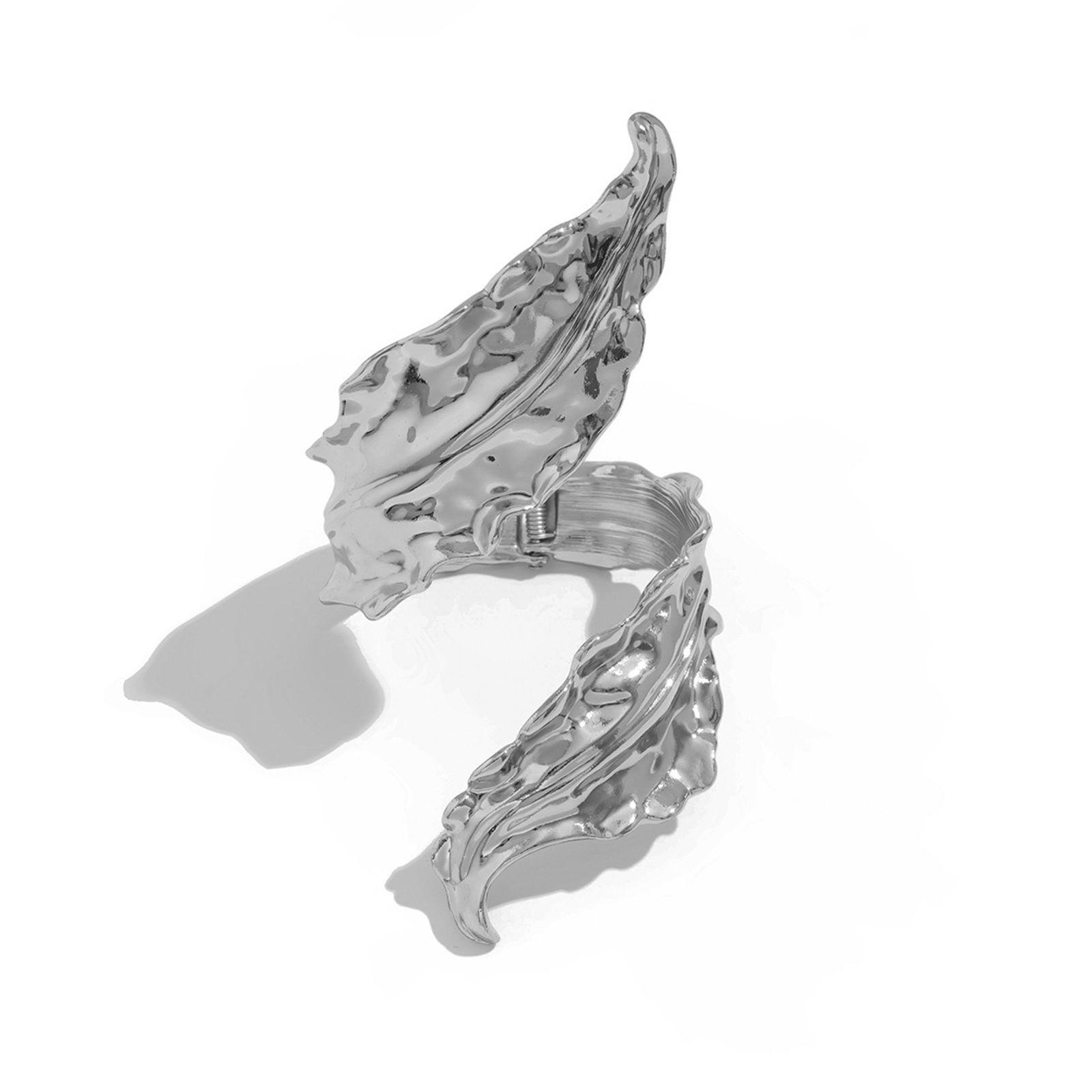 Элегантный позолоченный браслет с листовым дизайном, аксессуар для женщин, портативные и удобные ювелирные изделия, эффектные украшения разноцветный
Элегантный позолоченный браслет с листовым дизайном, аксессуар для женщин, портативные и удобные ювелирные изделия, эффектные украшения разноцветный