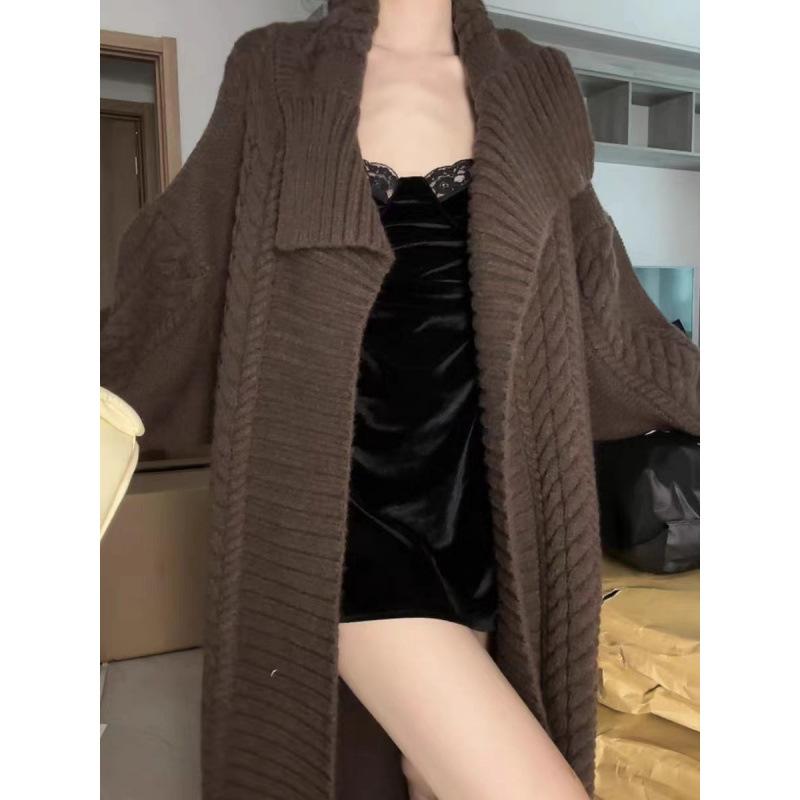 Модный повседневный ретро-уютный дизайн, ощущение средней длины, большой лацкан, ленивый ветер, вязаный кардиган, свитер, куртка, свободный one size темно-коричневого
Модный повседневный ретро-уютный дизайн, ощущение средней длины, большой лацкан, ленивый ветер, вязаный кардиган, свитер, куртка, свободный one size темно-коричневого