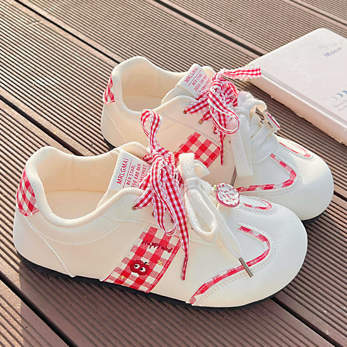 Original ballet style casual shoes women s 2025 summer new popular soft-soled German training shoes platform-soled sports shoes white shoes 40
Original ballet style casual shoes women s 2025 summer new popular soft-soled German training shoes platform-soled sports shoes white shoes 40