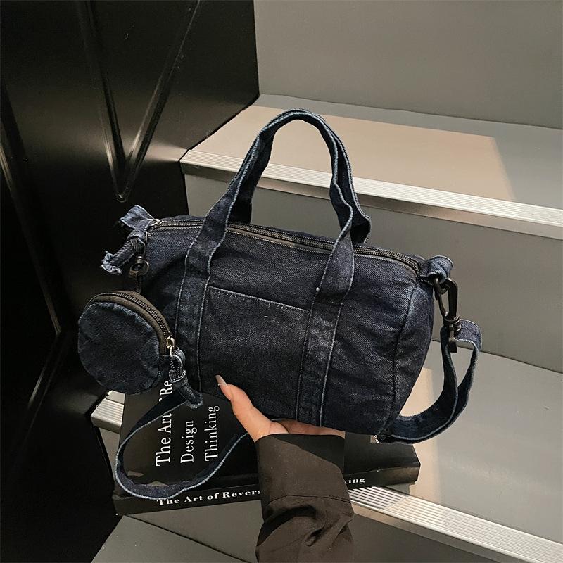 Denim bag women s large capacity 2025 new casual shoulder armpit bag cloth bag premium commuter pillow bag чорний
Denim bag women s large capacity 2025 new casual shoulder armpit bag cloth bag premium commuter pillow bag чорний