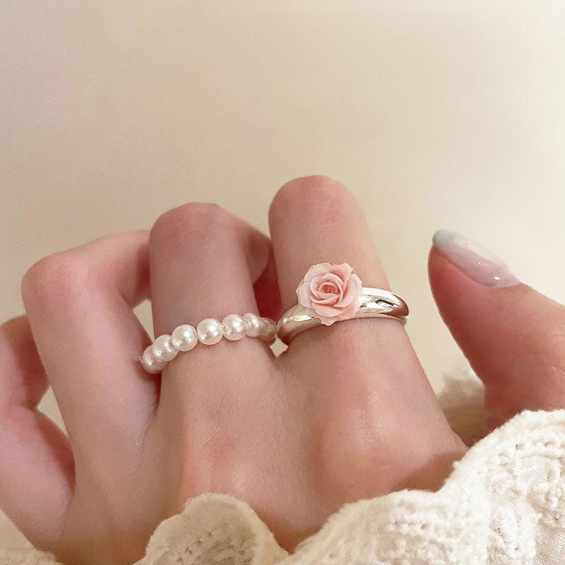 2pc Vintage Style Pearl Rose Ring Set Women Adjustable Band Classic Floral Design Elegant Jewelry Accessories One Size серебряный
2pc Vintage Style Pearl Rose Ring Set Women Adjustable Band Classic Floral Design Elegant Jewelry Accessories One Size серебряный