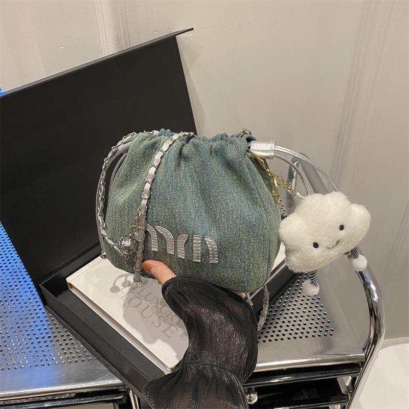 Niche denim bag women s 2025 new versatile chain messenger bag with strap strap bucket bag
Niche denim bag women s 2025 new versatile chain messenger bag with strap strap bucket bag