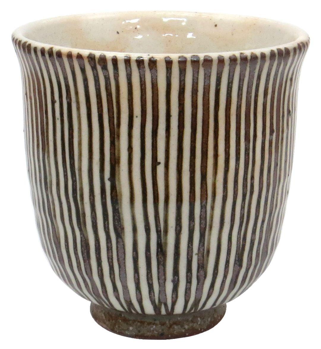 Hasami Ware Rizaemon Kiln Kohiki Kyosenjiku Teacup Large Brown 14978
Hasami Ware Rizaemon Kiln Kohiki Kyosenjiku Teacup Large Brown 14978