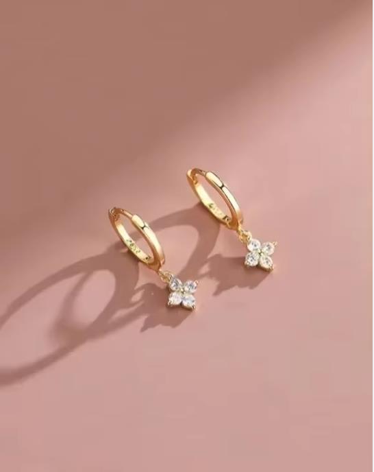 New Luxury Brand Temperament Four Leaf Flower Bracelet for Women Charm Gold Color Stainless Steel Korea Bangle Jewelry Colorfast
New Luxury Brand Temperament Four Leaf Flower Bracelet for Women Charm Gold Color Stainless Steel Korea Bangle Jewelry Colorfast