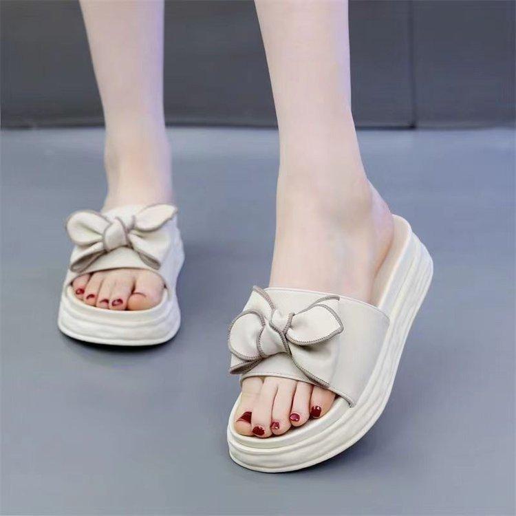 Slippers female summer go out thick-soled bow 2025 new wear soft-soled fashion fairy one-word cool slippers explosion 40
Slippers female summer go out thick-soled bow 2025 new wear soft-soled fashion fairy one-word cool slippers explosion 40