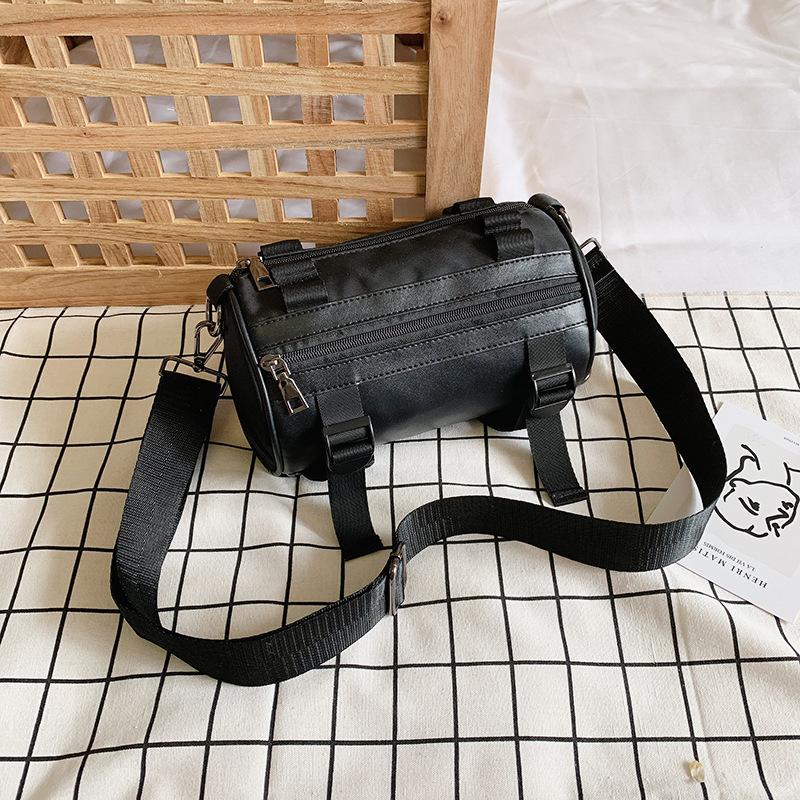 Simple casual bag 2025 spring new fashion messenger bag women s casual simple fashion shoulder bag чорний
Simple casual bag 2025 spring new fashion messenger bag women s casual simple fashion shoulder bag чорний