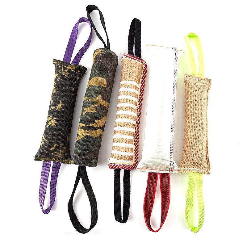 Собака кусает буксирную палку, тренируя жевательные прочные льняные молярные интерактивные игрушки
Собака кусает буксирную палку, тренируя жевательные прочные льняные молярные интерактивные игрушки