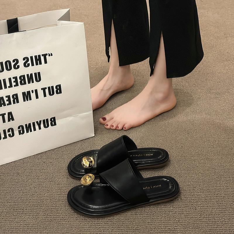 French set of cool slippers with one toe and one foot outside, seaside vacation beach sandals, casual retro slippers 40 чёрный
French set of cool slippers with one toe and one foot outside, seaside vacation beach sandals, casual retro slippers 40 чёрный