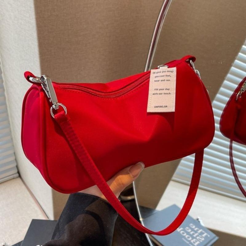 Red bag woman, new high-end single shoulder portable underarm bag niche design simple and versatile commuter bag красный
Red bag woman, new high-end single shoulder portable underarm bag niche design simple and versatile commuter bag красный