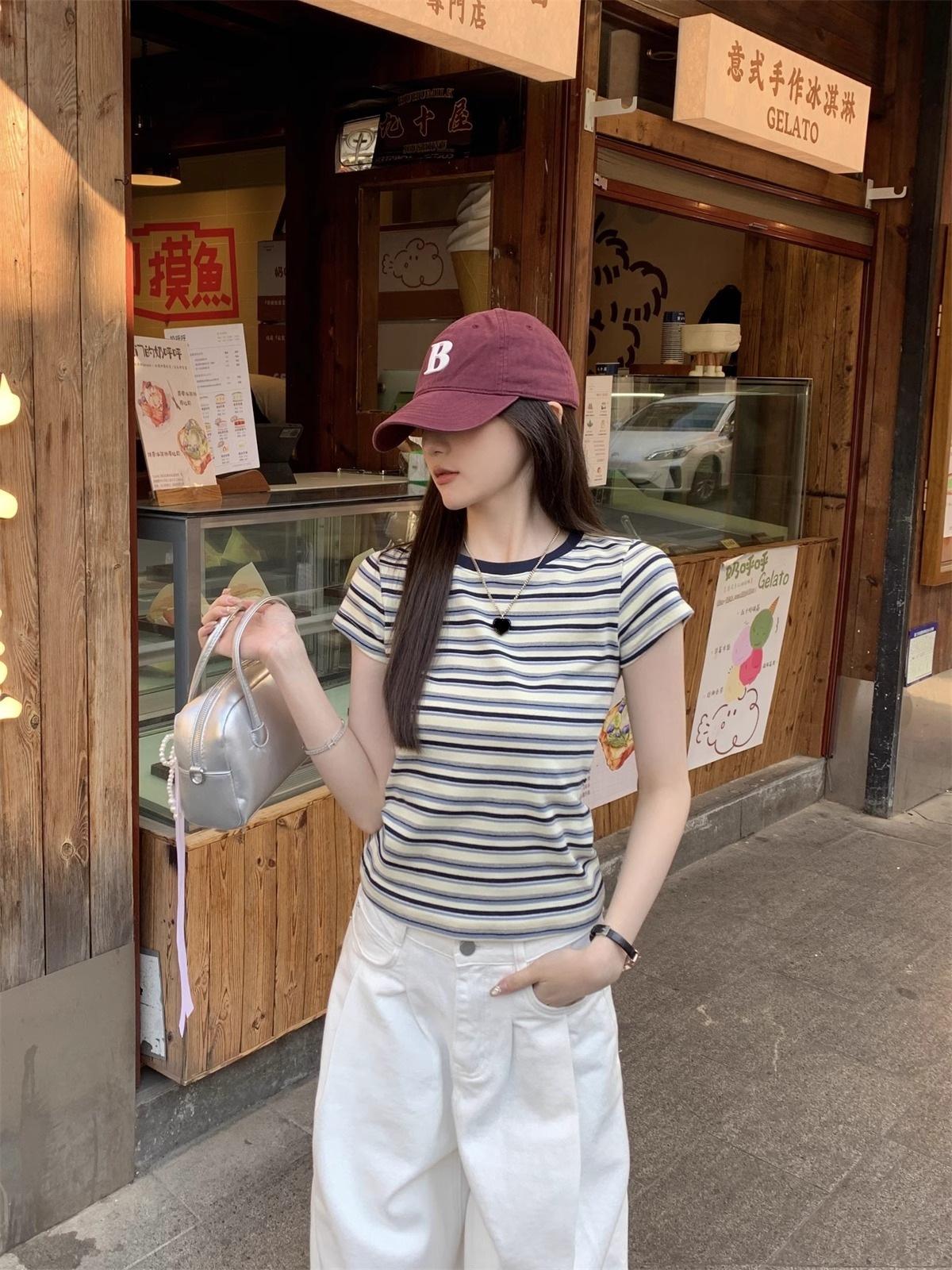 Retro contrasting striped crew neck short-sleeved T-shirt women s summer new versatile slim-fitting front shoulder student top trendy XXL
Retro contrasting striped crew neck short-sleeved T-shirt women s summer new versatile slim-fitting front shoulder student top trendy XXL