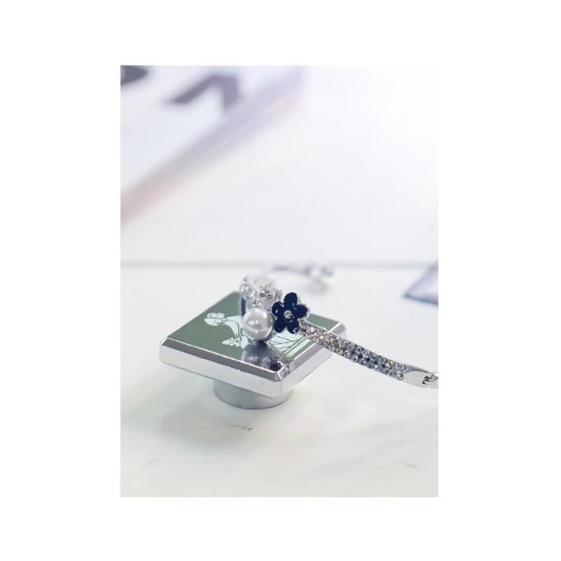 Women s Elegance Cubic Flower Silver Bracelet A20280_Silver
Women s Elegance Cubic Flower Silver Bracelet A20280_Silver