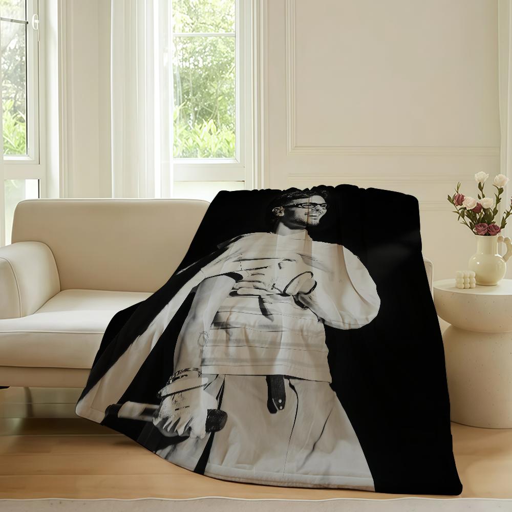 Singer A-Abraham Mateo Music Blanket Warm Soft Suitable For Bedroom Sofa Bed Living Room Office Travel Camping Gifts 75x90cm
Singer A-Abraham Mateo Music Blanket Warm Soft Suitable For Bedroom Sofa Bed Living Room Office Travel Camping Gifts 75x90cm