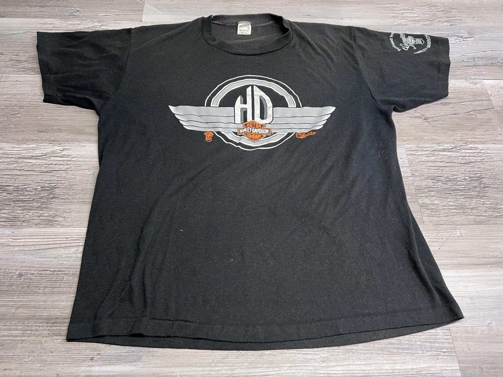 Vintage 80s Harley Davidson T-Shirt Paper Thin Houston Texas Biker Tee Black XL S
Vintage 80s Harley Davidson T-Shirt Paper Thin Houston Texas Biker Tee Black XL S