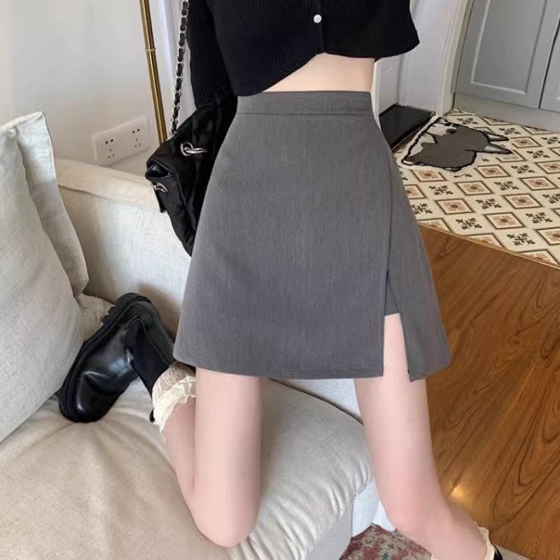 Autumn Plus Size High Waist A-Line Black Mini Skirt with Slit for Women Quadruple Extra Large (4XL)
Autumn Plus Size High Waist A-Line Black Mini Skirt with Slit for Women Quadruple Extra Large (4XL)