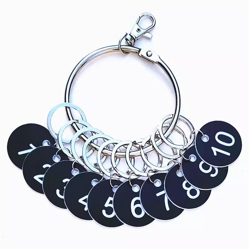 Large Multi-Hook Keychain with Label Tag for Key Management
Large Multi-Hook Keychain with Label Tag for Key Management