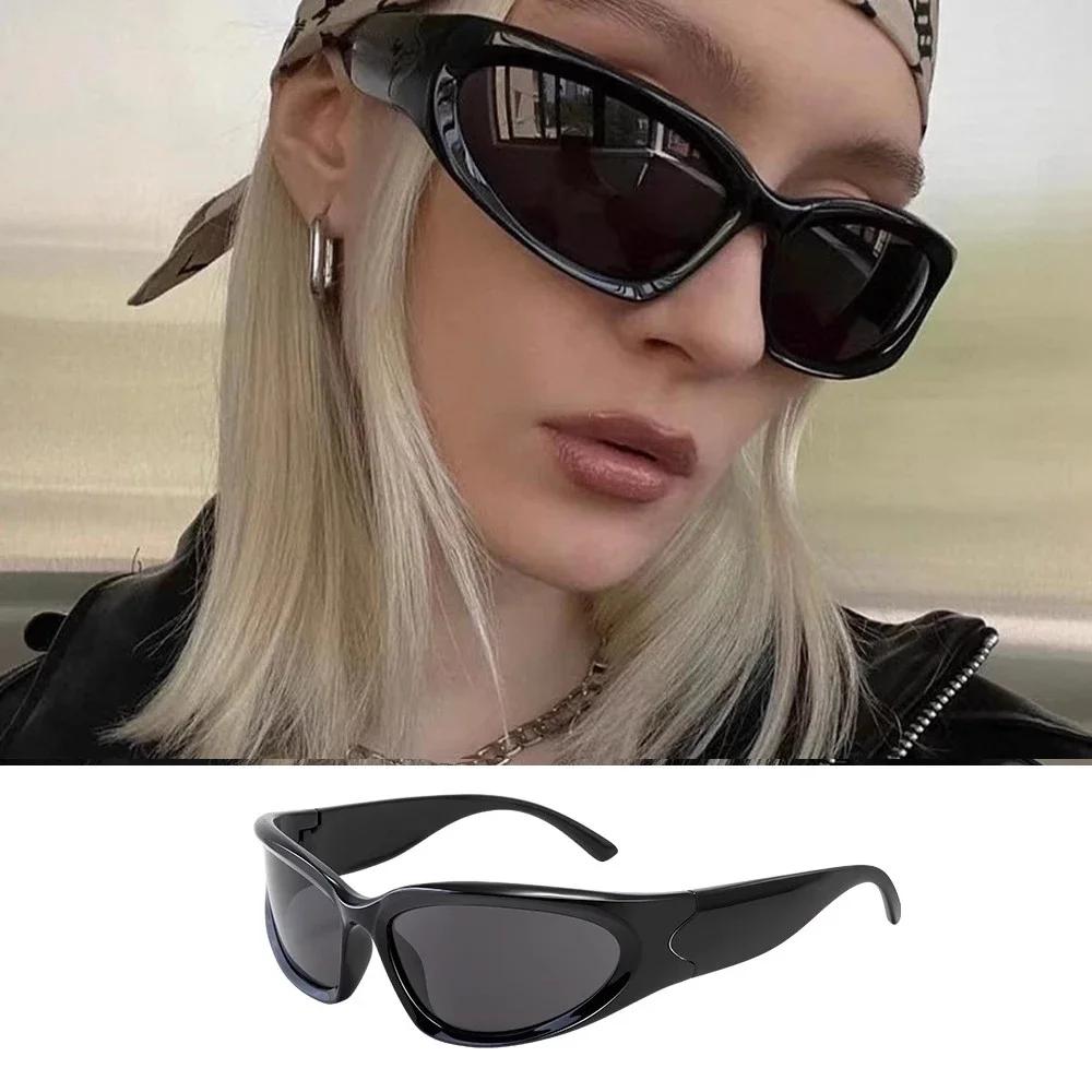 3pcs Y2K Sports Punk Sunglasses Women Brand Designer Square Goggle Men Luxury Sun Glasses UV400 Colorful Mirror Fashion Eyewear
3pcs Y2K Sports Punk Sunglasses Women Brand Designer Square Goggle Men Luxury Sun Glasses UV400 Colorful Mirror Fashion Eyewear