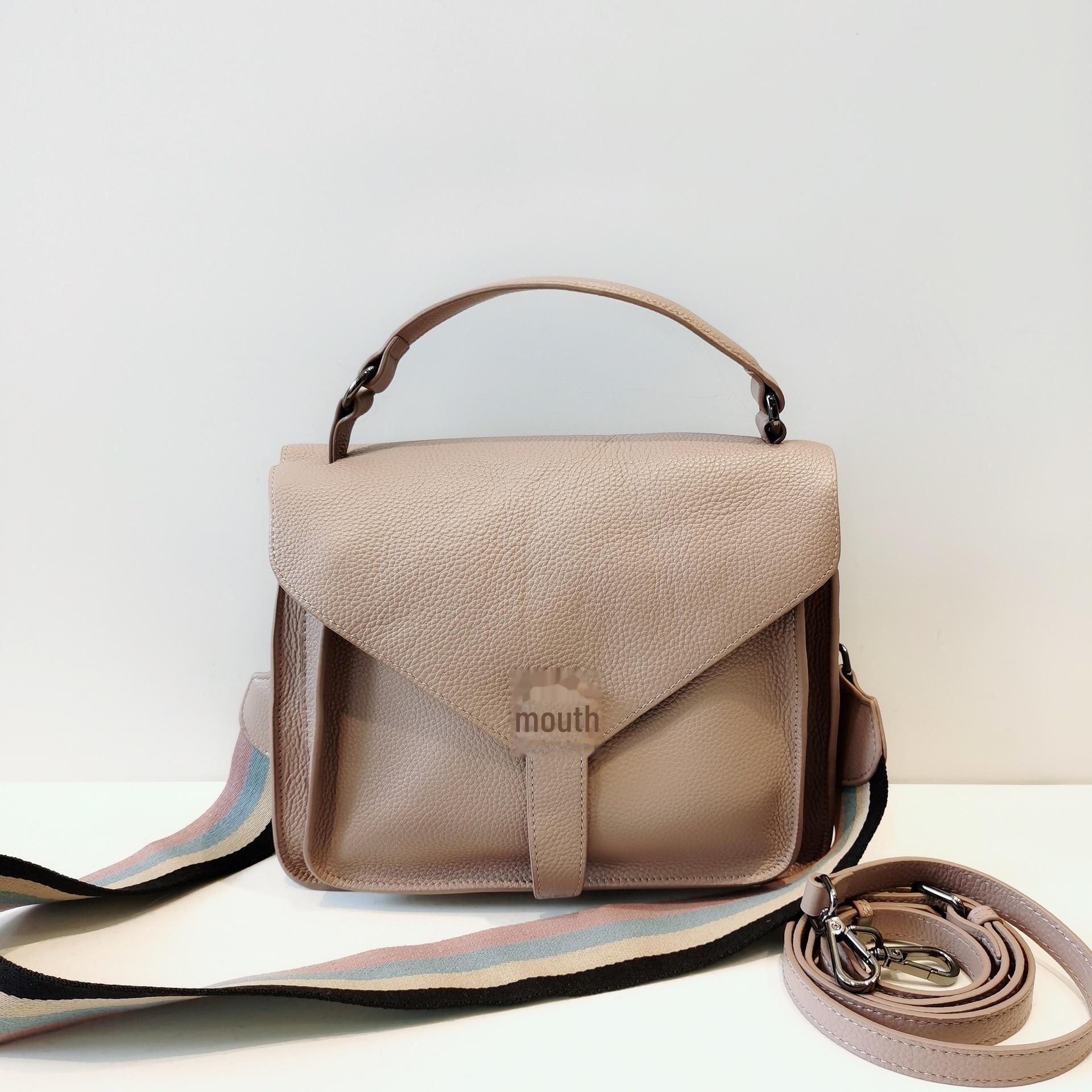 2026 Large Capacity Retro Cowhide Messenger Bag with Detachable Strap
2026 Large Capacity Retro Cowhide Messenger Bag with Detachable Strap