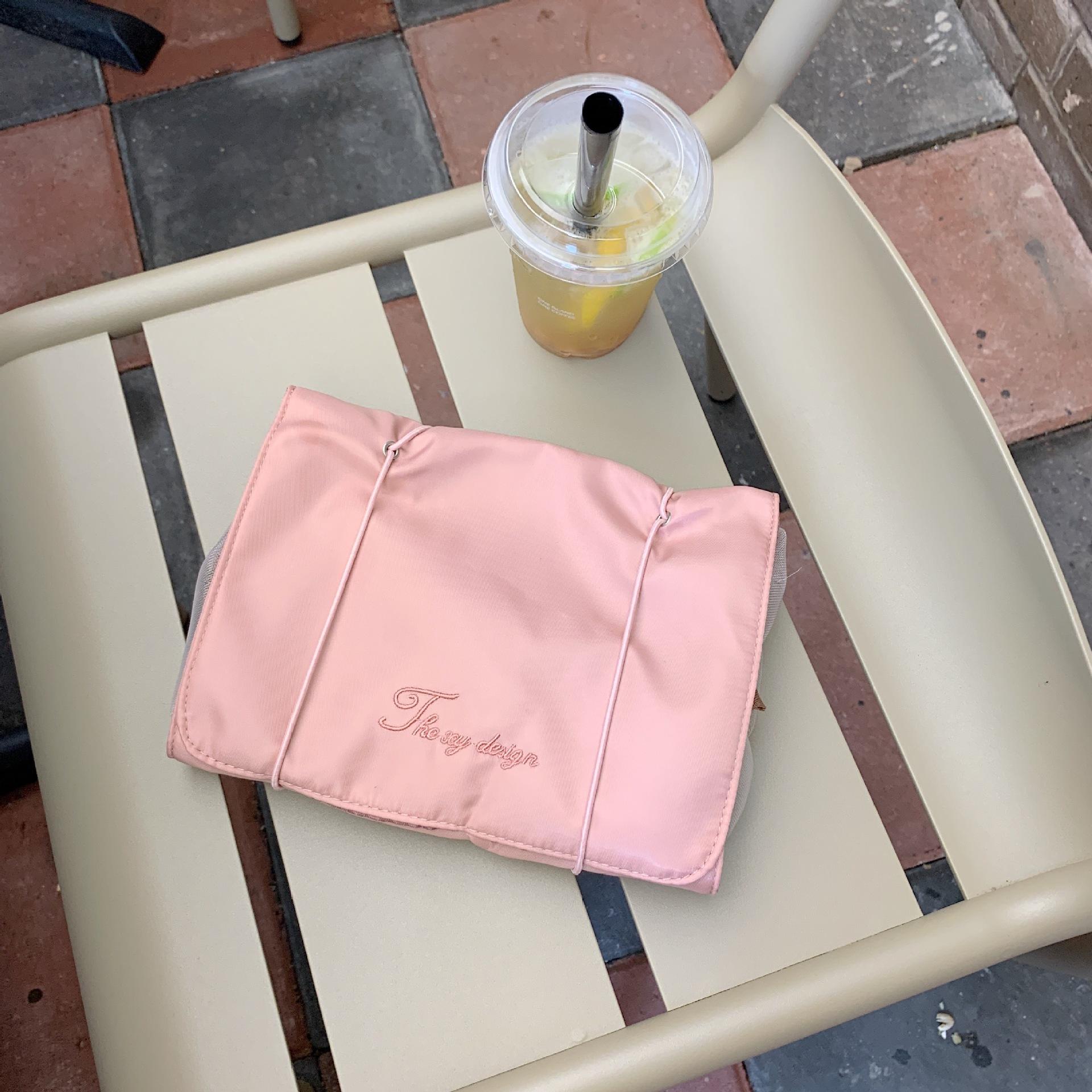 Women s Portable Large Capacity Four In One Wind Travel Cosmetic Bag OneSize рожевий
Women s Portable Large Capacity Four In One Wind Travel Cosmetic Bag OneSize рожевий