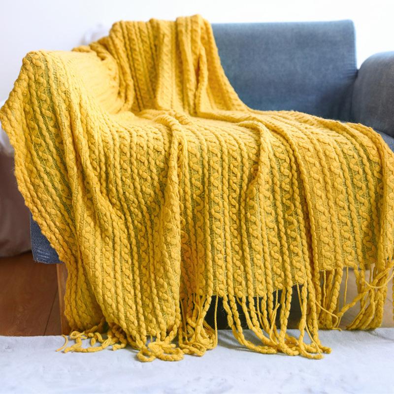Summer blanket for office air conditioning, student dormitory bed end blanket, sofa blanket, nap blanket, living room throw blanket with tassels 127*152+10cm жёлтый
Summer blanket for office air conditioning, student dormitory bed end blanket, sofa blanket, nap blanket, living room throw blanket with tassels 127*152+10cm жёлтый