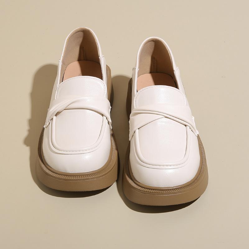 2024 Spring and Autumn Small Leather Shoes Women s British Style Thick Heel Loafers Gentle Wind with Skirt Single Shoes College Style One Pedal 40
2024 Spring and Autumn Small Leather Shoes Women s British Style Thick Heel Loafers Gentle Wind with Skirt Single Shoes College Style One Pedal 40