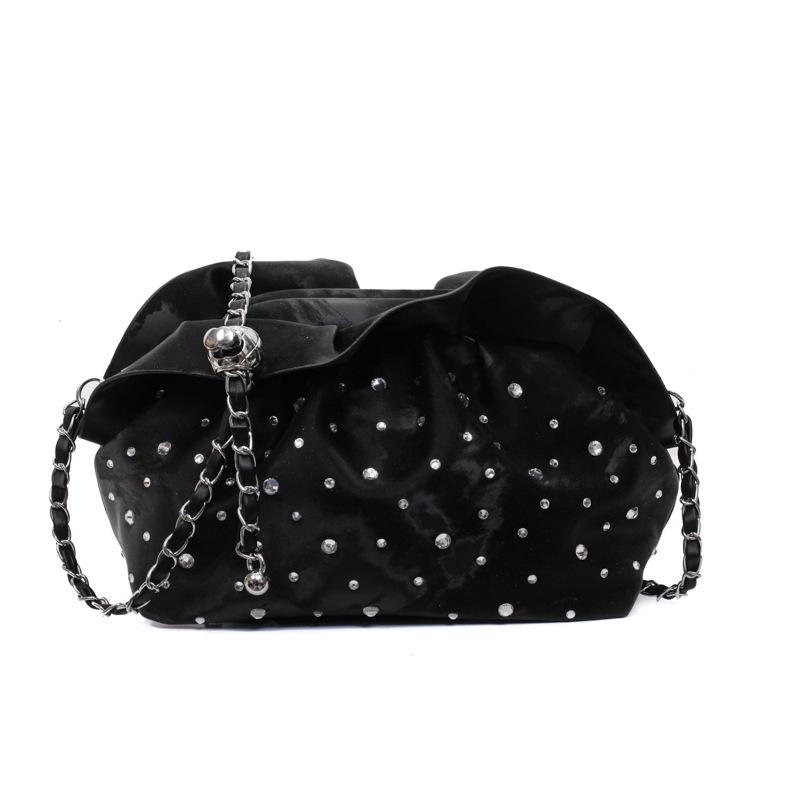 Складчатая сумка-облако 2025 новая Mori милая девушка зарубежный стиль универсальная сумка-мессенджер модная сумка-пельмень со стразами прилив чёрный
Складчатая сумка-облако 2025 новая Mori милая девушка зарубежный стиль универсальная сумка-мессенджер модная сумка-пельмень со стразами прилив чёрный