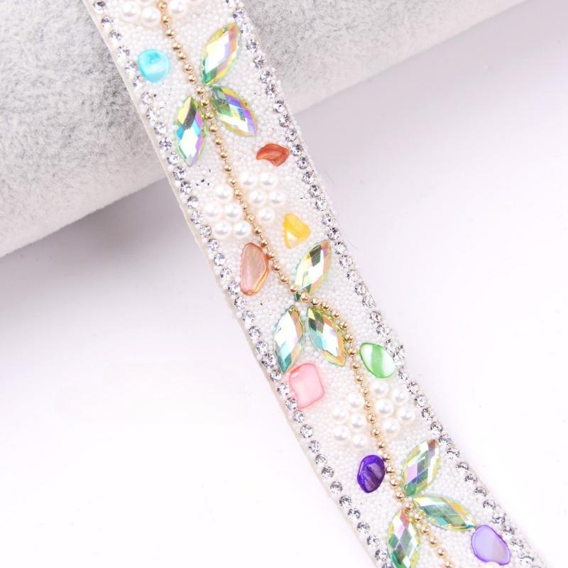 1Roll 91.44cm Self Adhesive Resin Rhinestone Bling Ribbons Flower Design Ribbon Roll Glitter Resin Belt Ribbon For DIY Art Craft
1Roll 91.44cm Self Adhesive Resin Rhinestone Bling Ribbons Flower Design Ribbon Roll Glitter Resin Belt Ribbon For DIY Art Craft
