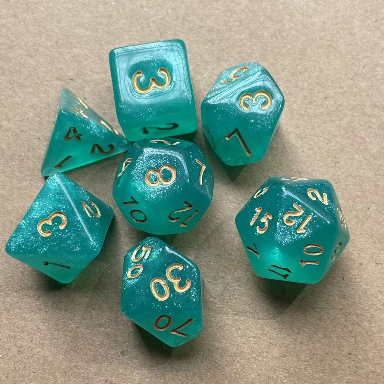 7pcs/lot Polyhedral Dice Set Double-Color Dice D4 D6 D8 D10 D% D12 D20 для DND RPG Настільні ігри
7pcs/lot Polyhedral Dice Set Double-Color Dice D4 D6 D8 D10 D% D12 D20 для DND RPG Настільні ігри