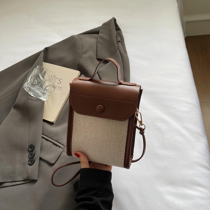 2025 new fashion simple women s bag casual shoulder bag fashionable high value messenger mobile phone bag contrasting color small bag women
2025 new fashion simple women s bag casual shoulder bag fashionable high value messenger mobile phone bag contrasting color small bag women