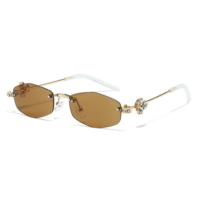 Elegant Women s Rhinestone Frameless Polygonal Sunglasses
Elegant Women s Rhinestone Frameless Polygonal Sunglasses