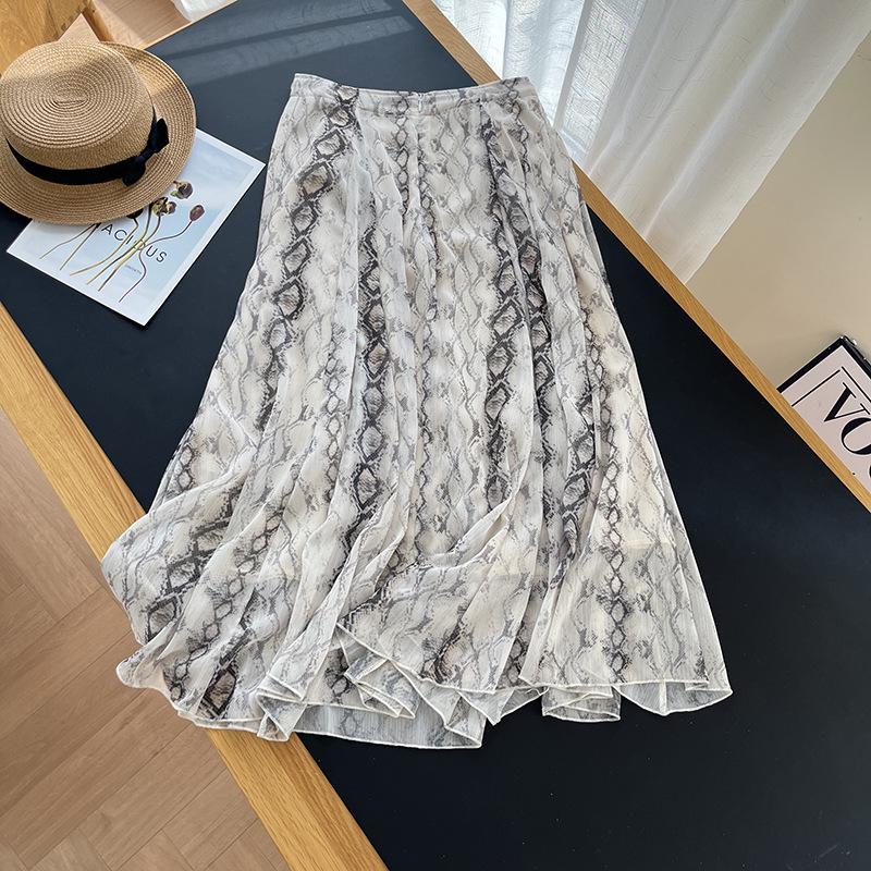 MD Wind Snake Print Irregular Flowy Midi Skirt for Women - New Summer Collection Large
MD Wind Snake Print Irregular Flowy Midi Skirt for Women - New Summer Collection Large