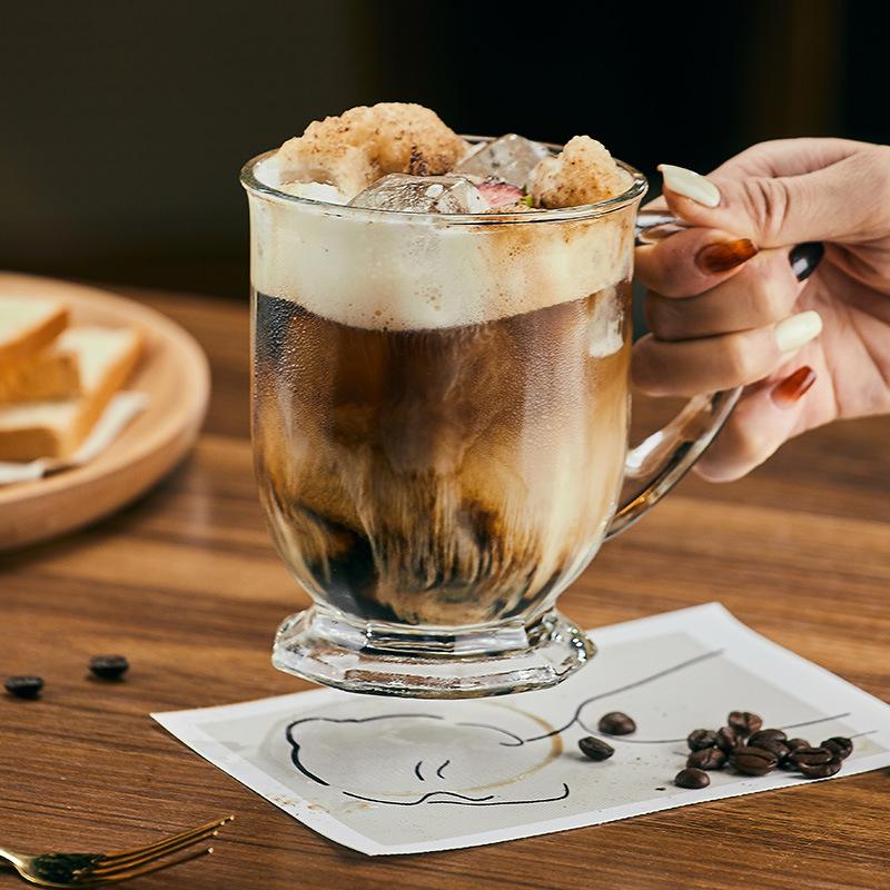 Iced Coffee Glasses large capacity 650ML Beer Glass Tumbler for Mojito Soda Smoothies Glassware for Juice,Beverage,Restaurant 1 Pcs
Iced Coffee Glasses large capacity 650ML Beer Glass Tumbler for Mojito Soda Smoothies Glassware for Juice,Beverage,Restaurant 1 Pcs