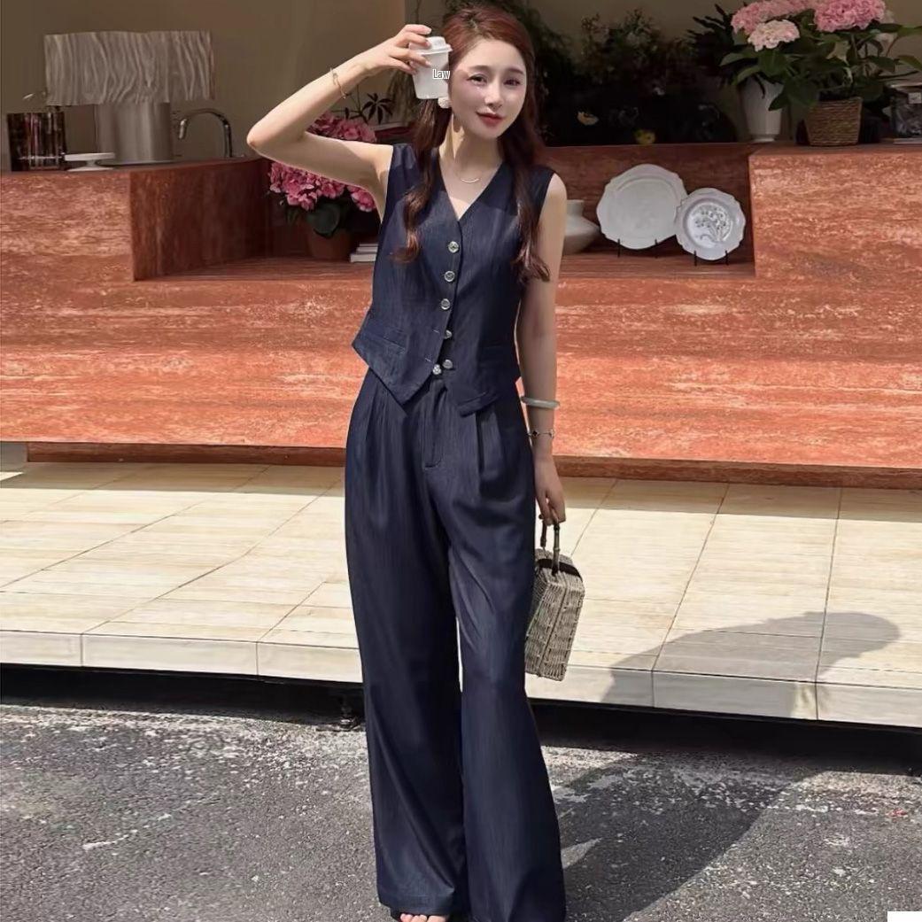 Chic Summer Tencel Denim Two-Piece Set with High-Waist Vest M 90-108 lbs синій
Chic Summer Tencel Denim Two-Piece Set with High-Waist Vest M 90-108 lbs синій