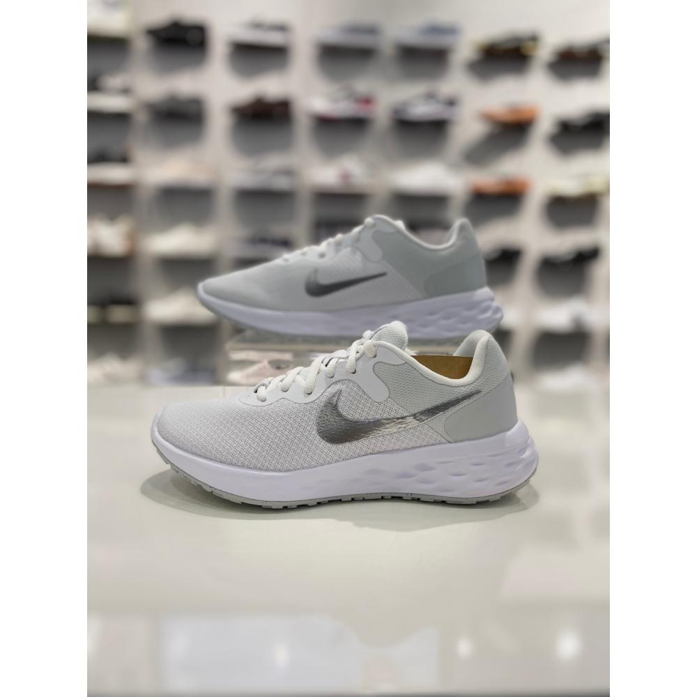 ЖЕНСКИЕ БЕГОВЫЕ КРОССОВКИ Nike DC3729 101 WMNS REVOLUTION 6 NN REVOLUTION 6
ЖЕНСКИЕ БЕГОВЫЕ КРОССОВКИ Nike DC3729 101 WMNS REVOLUTION 6 NN REVOLUTION 6