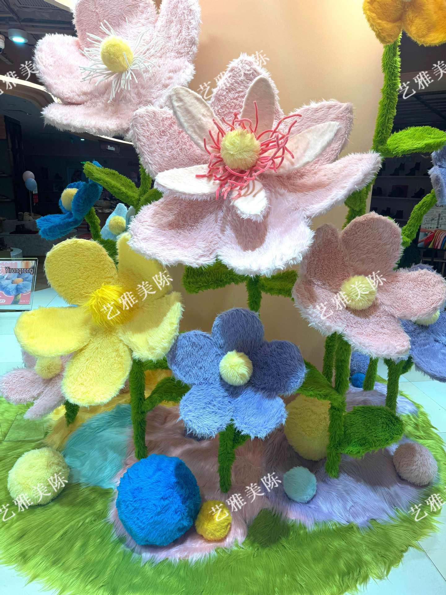 Large Plush Flower Ornaments for Commercial Displays and Clothing Store Window Decorations, Ideal for Spring Scenes.
Large Plush Flower Ornaments for Commercial Displays and Clothing Store Window Decorations, Ideal for Spring Scenes.