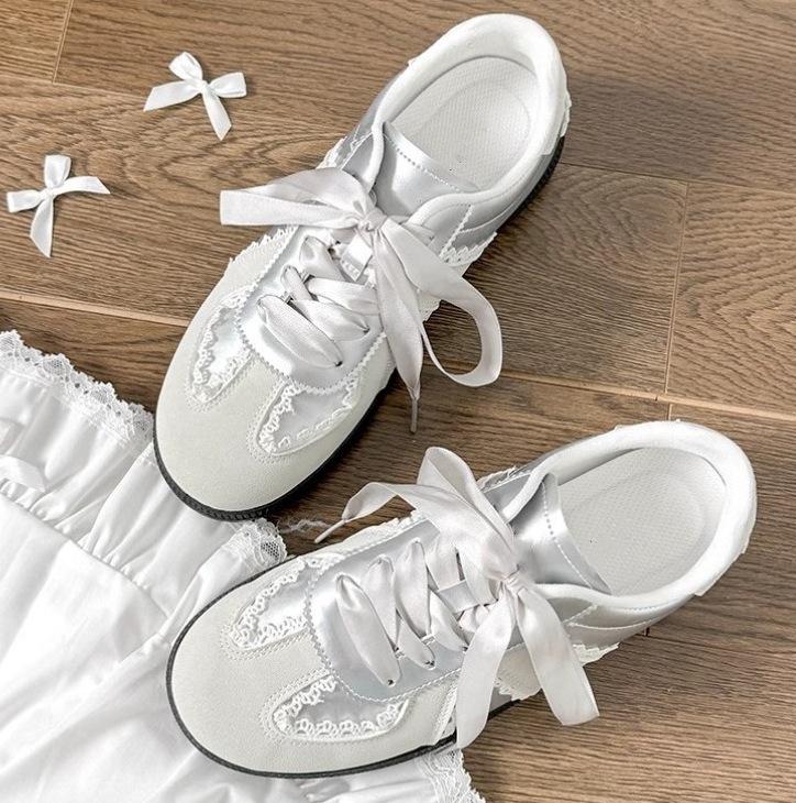 Балетные тренировочные туфли женские 2025 осень новый шик нишевые корейская версия на плоской подошве дышащие студенческие повседневные маленькие белые туфли 40
Балетные тренировочные туфли женские 2025 осень новый шик нишевые корейская версия на плоской подошве дышащие студенческие повседневные маленькие белые туфли 40