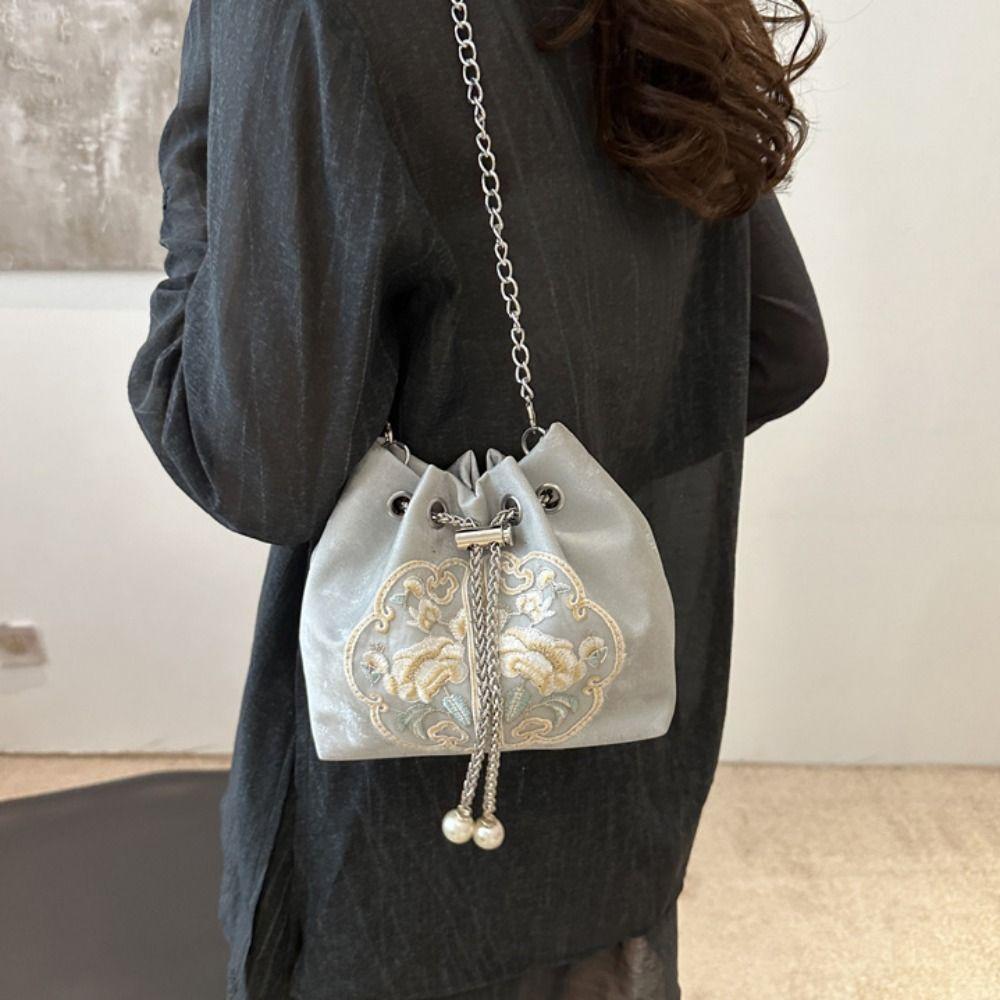 Flower Embroidery Shoulder Bag Ancient Bucket Bag Simple Chinese Style Handbag Ladies чорний
Flower Embroidery Shoulder Bag Ancient Bucket Bag Simple Chinese Style Handbag Ladies чорний