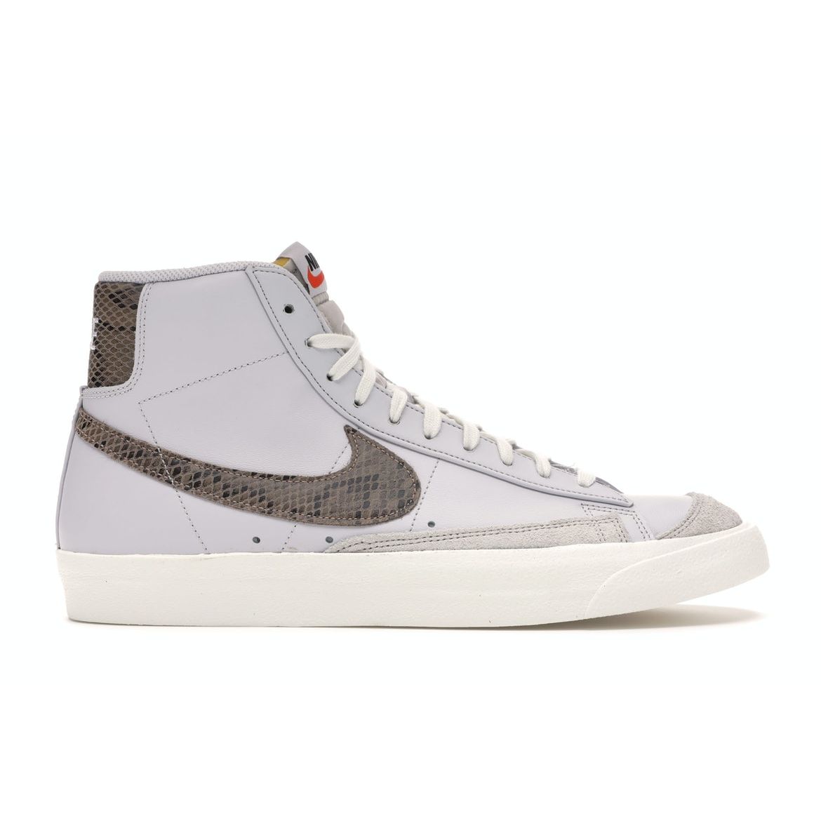 Кроссовки унисекс Nike Blazer Mid 77 Snakeskin Grey Vast-Grey Metallic-Red CI1176-002
Кроссовки унисекс Nike Blazer Mid 77 Snakeskin Grey Vast-Grey Metallic-Red CI1176-002
