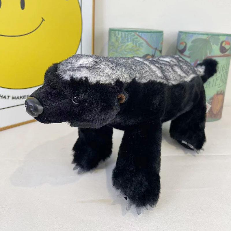 Flathead brother doll simulation honey badger doll plush toy cute throw pillow car decoration ornament Length 40cm
Flathead brother doll simulation honey badger doll plush toy cute throw pillow car decoration ornament Length 40cm
