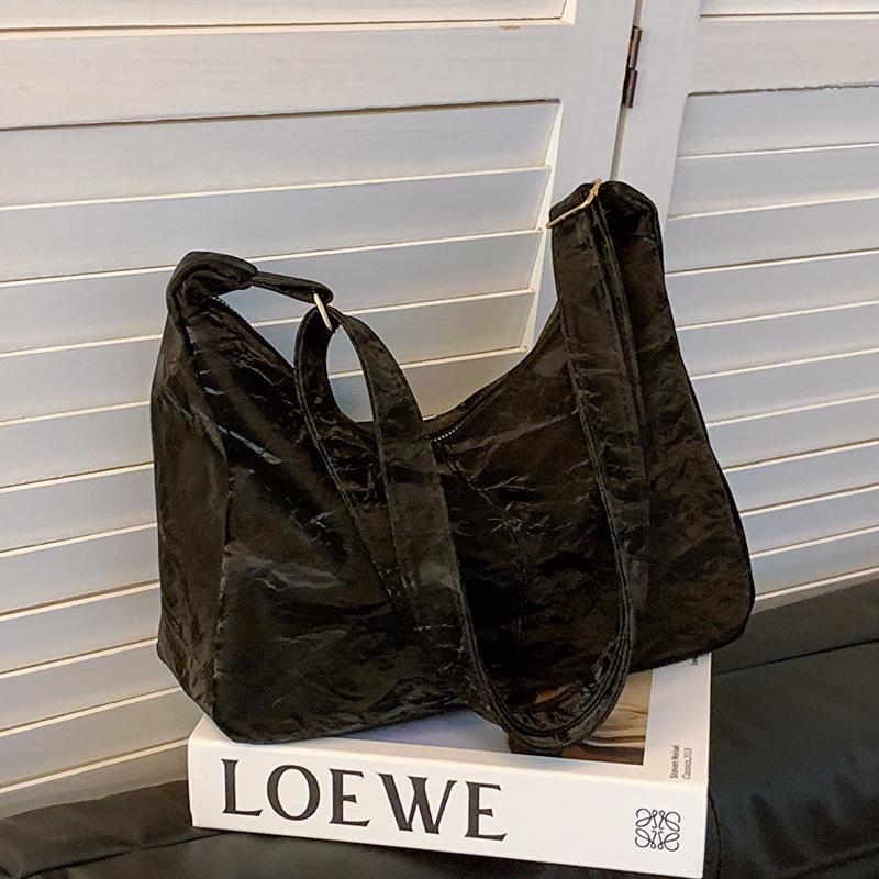 Фактурная сумка-тоут женская большая вместимость 2024 года лето новая модная нишевая сумка-мессенджер через плечо для поездок на работу