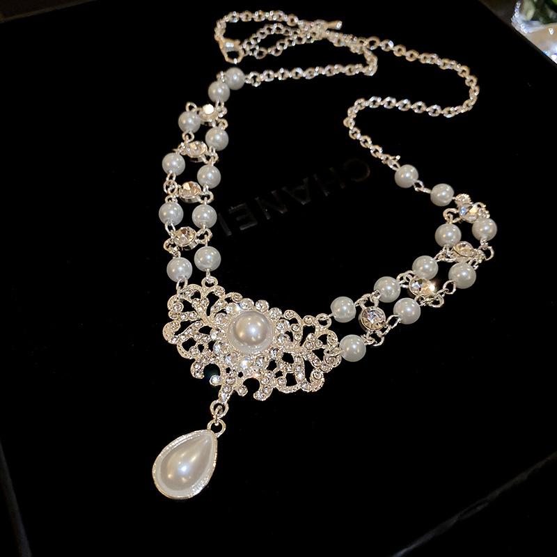Baroque Faux Pearl Rhinestone Floral Teardrop Necklace - French Court Style Luxury for Women
Baroque Faux Pearl Rhinestone Floral Teardrop Necklace - French Court Style Luxury for Women