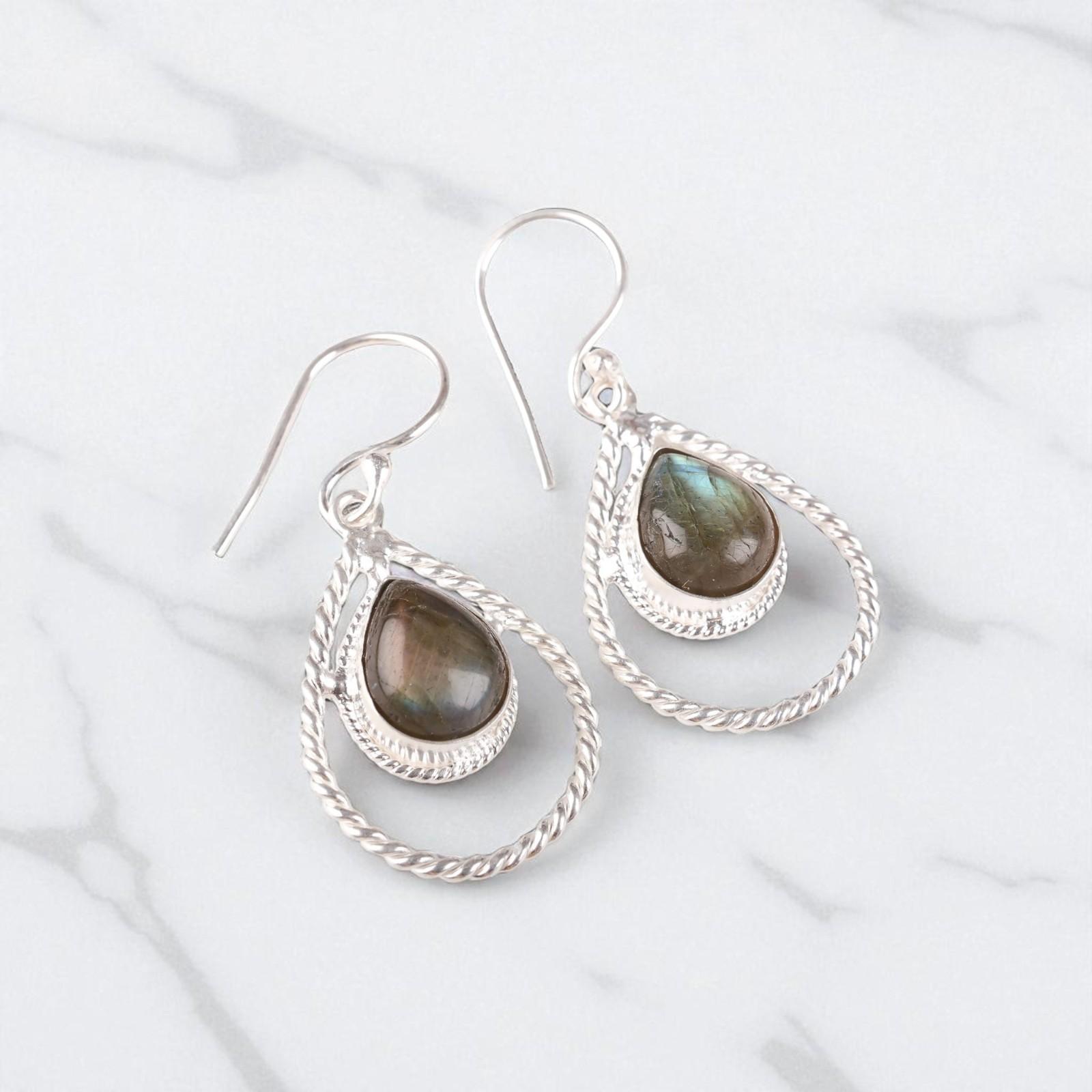 Natural Labradorite Gemstone 925 Sterling Silver Jewelry Handmade Earrings 1.70 EE-96-26
Natural Labradorite Gemstone 925 Sterling Silver Jewelry Handmade Earrings 1.70 EE-96-26