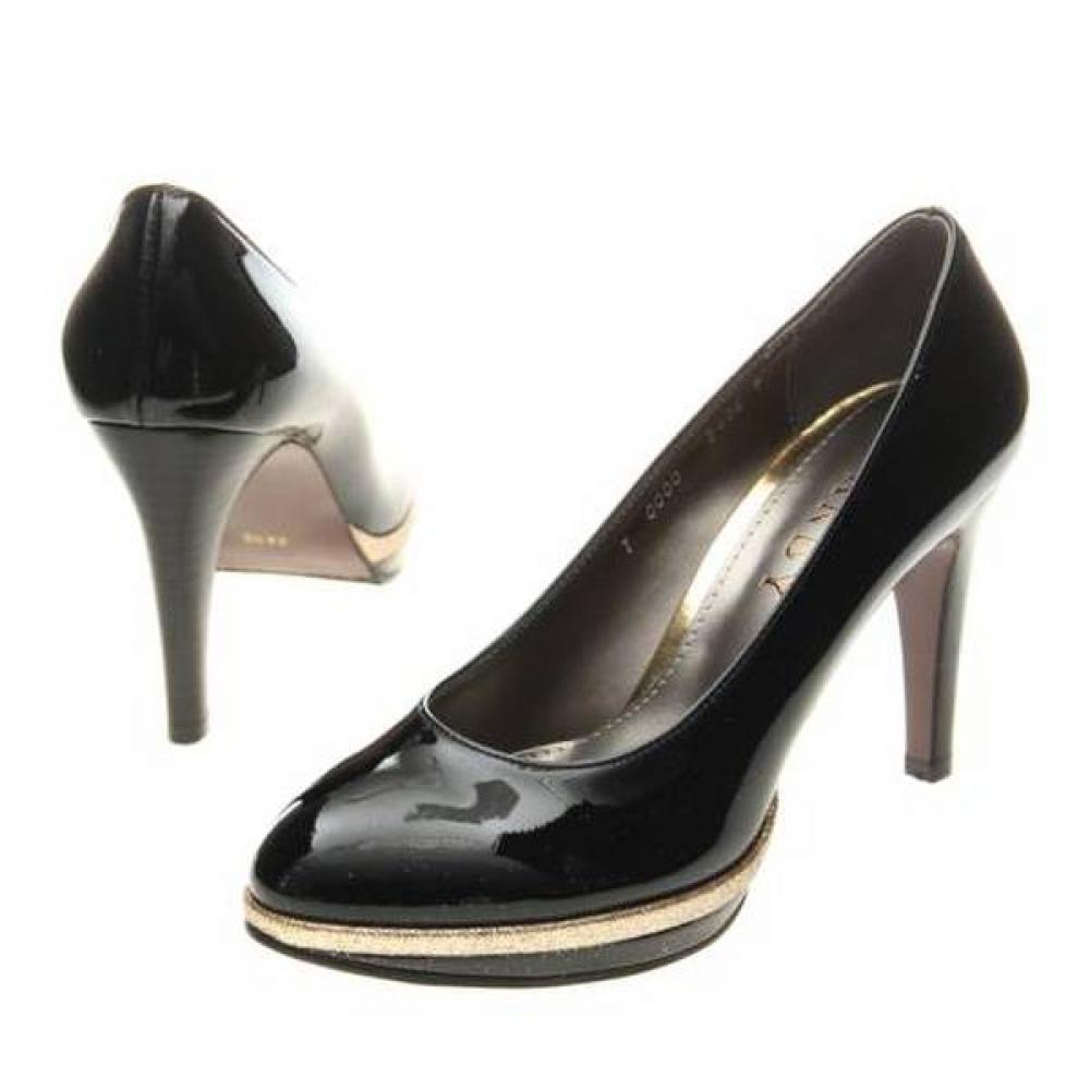 Жіночі туфлі-човники Tandy 9см 71442 Чорні 2см 255
Жіночі туфлі-човники Tandy 9см 71442 Чорні 2см 255