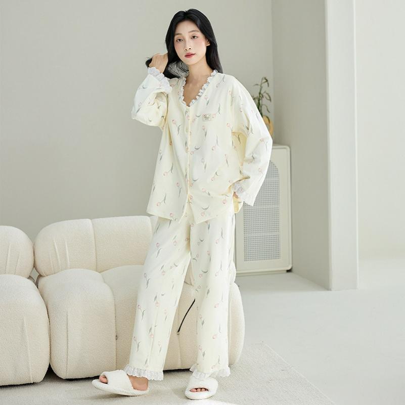 Pull-up Cotton Pajamas Women s Spring and Autumn Home Service Cardigan Round Neck Young Ladies Casual Modern Style S
Pull-up Cotton Pajamas Women s Spring and Autumn Home Service Cardigan Round Neck Young Ladies Casual Modern Style S