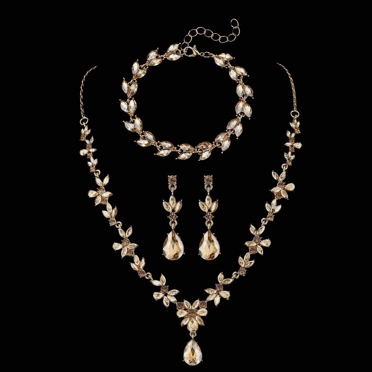 2026 Premium Light Luxury Crystal Necklace Earrings Bracelet Wedding Bridal Jewelry Three-piece Set 45CM
2026 Premium Light Luxury Crystal Necklace Earrings Bracelet Wedding Bridal Jewelry Three-piece Set 45CM