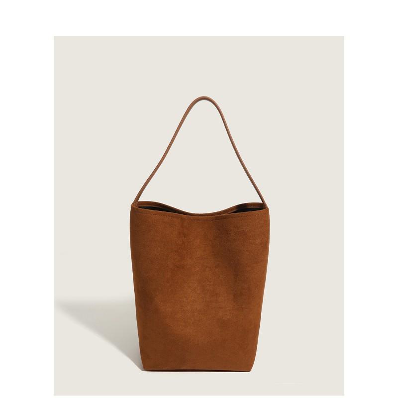 Korean Style Retro Suede Single-shoulder Bucket Bag Ins All-match Tot Women s Underarm Trendy Handbag світло-коричневого кольору
Korean Style Retro Suede Single-shoulder Bucket Bag Ins All-match Tot Women s Underarm Trendy Handbag світло-коричневого кольору